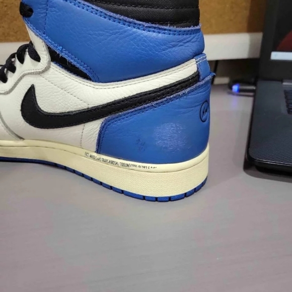 Jordan 1 Retro High OG SP x Travis Scott - Picture 5 of 11